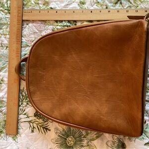 Leather Crossbody Bag in Warm Tan